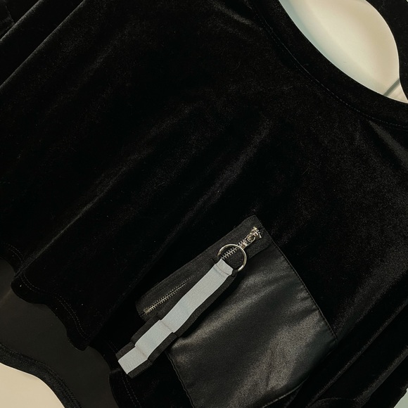 Black Velvet Long Sleeve Crop Top - Picture 2 of 4